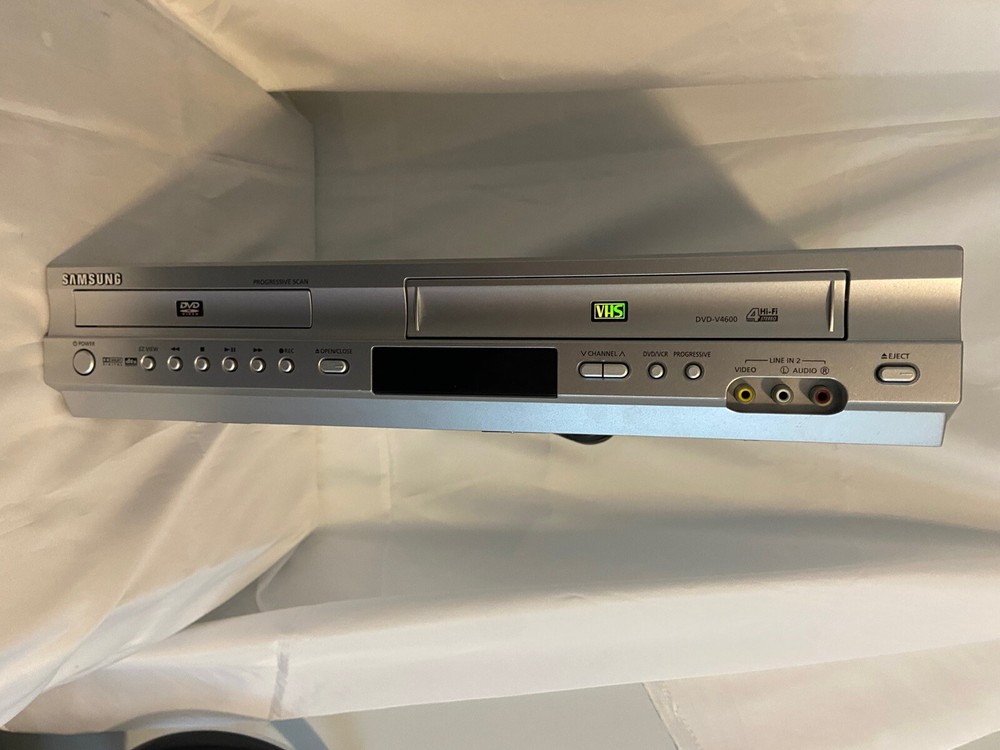 Samsung DVD VHS Dual Deck V4600M with Original Remote Fully Functional