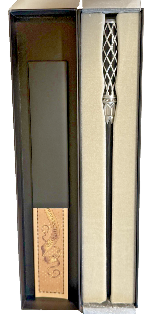 Harry Potter Interactive Wand – Universal Studios 2nd Gen Black/Sil – New in Box