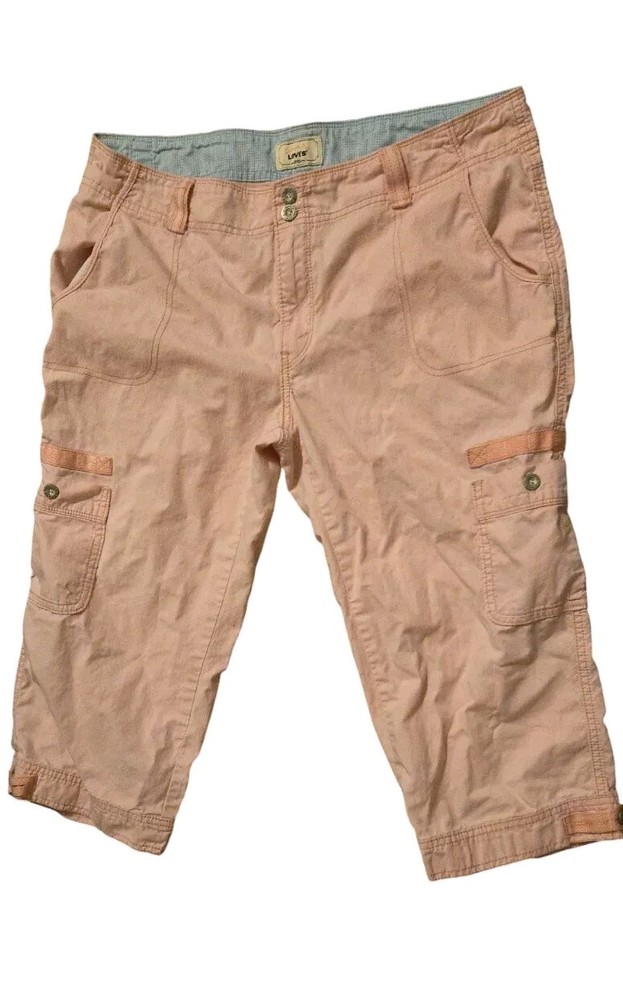 Levi's Pink Cargo Capri Pockets Size 12 Barbie Core