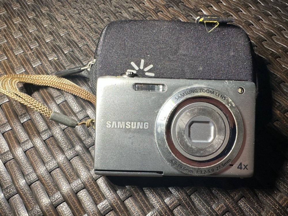 Samsung TL-105 Silver Digital Camera Untested Condition