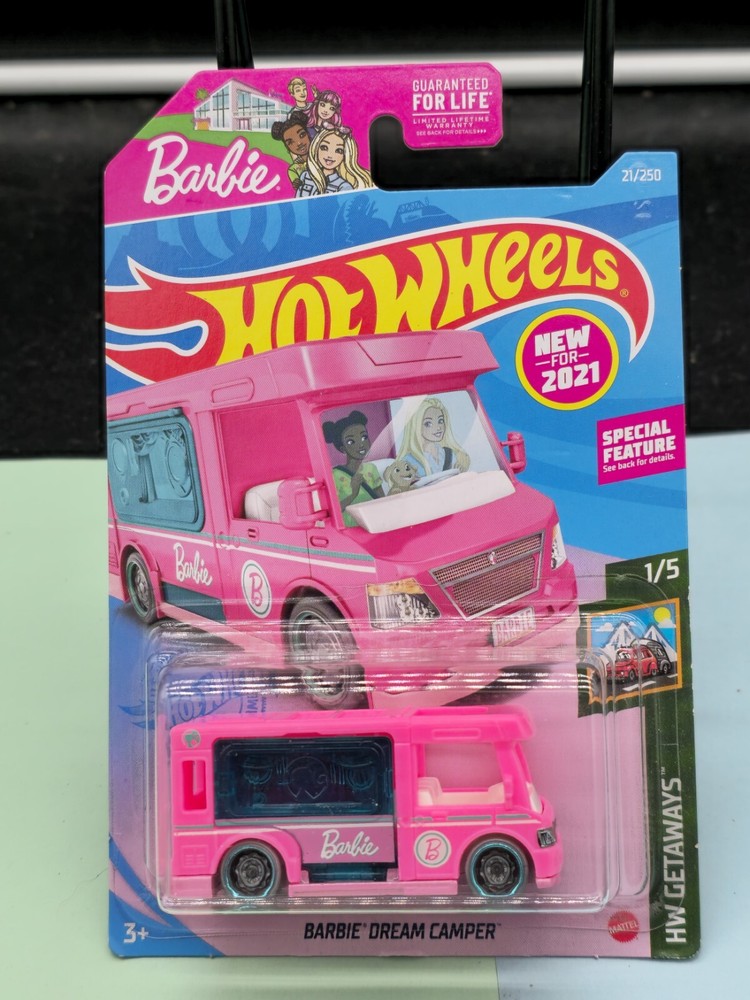Hot Wheels Barbie Dream Camper - New for 2021 - Special foldout side
