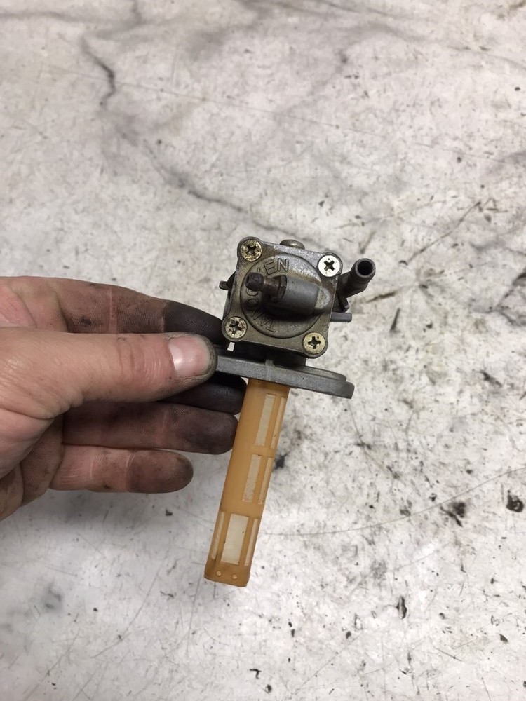 81 Yamaha XS650 XS 650 Special II Gas Fuel Valve Petcock