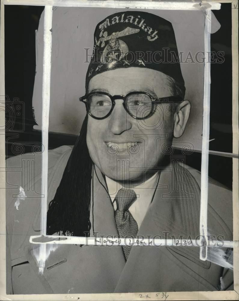 1950 Press Photo Imperial Potentate of the Shrine & comedian Harold Lloyd in WA