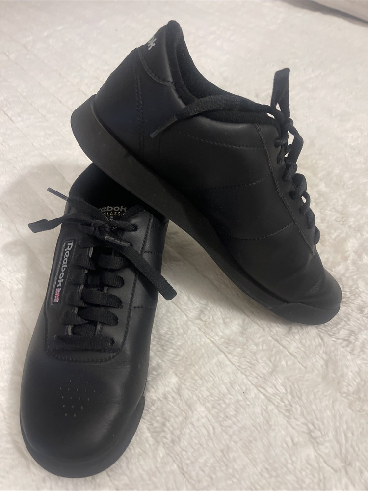 Reebok Women's 7 Classic Princess black leather lace up sneakers excellent cond