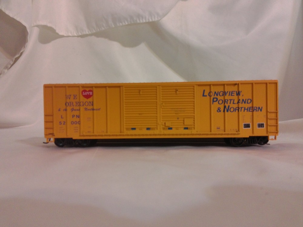 Roundhouse Blue Box 1988 HO Scale 50' Double Door Box Car Kit, L.P. & N #52000