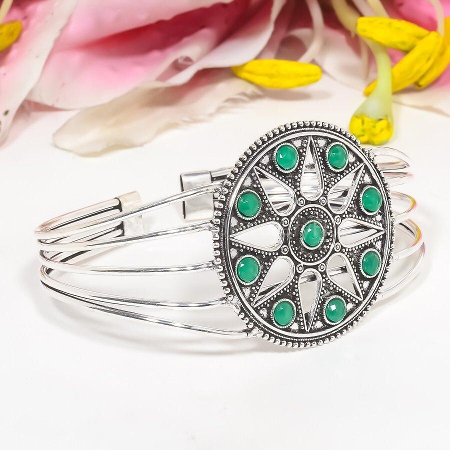 Christmas Sale Emerald Gemstone Elegant Daughter Bezel Bangle Cuff 925 Silver-image