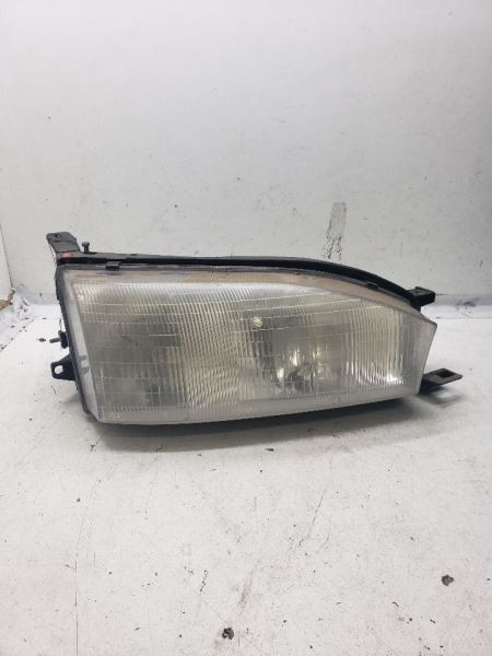 92-94 Camry Passenger Side Right Headlight Assembly 713369
