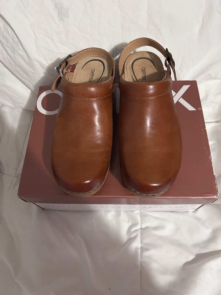 Aetrex Series Brown Cognac 8.5 Clog Nib Leather Adjustable Strap A/Support