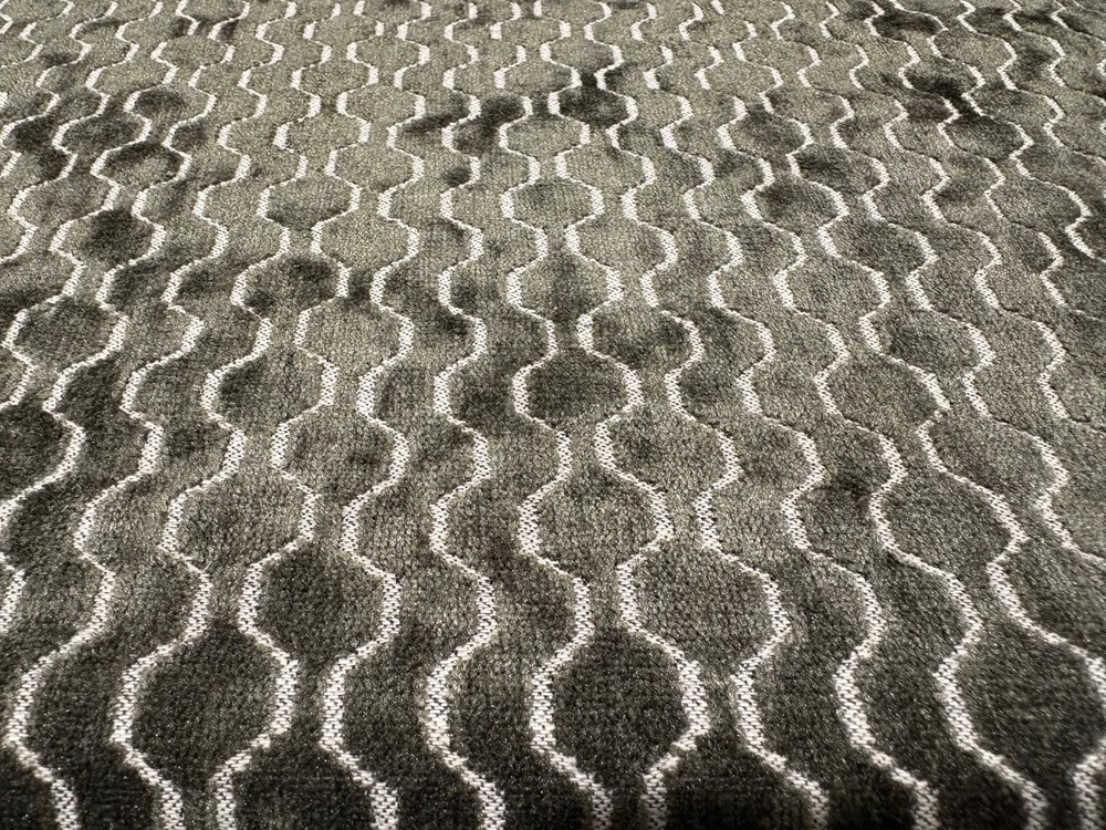 ROLL END 5.1 METRES OF GEOMETRIC CUT VELVET UPHOLSTERY FABRIC IN CHARCOAL
