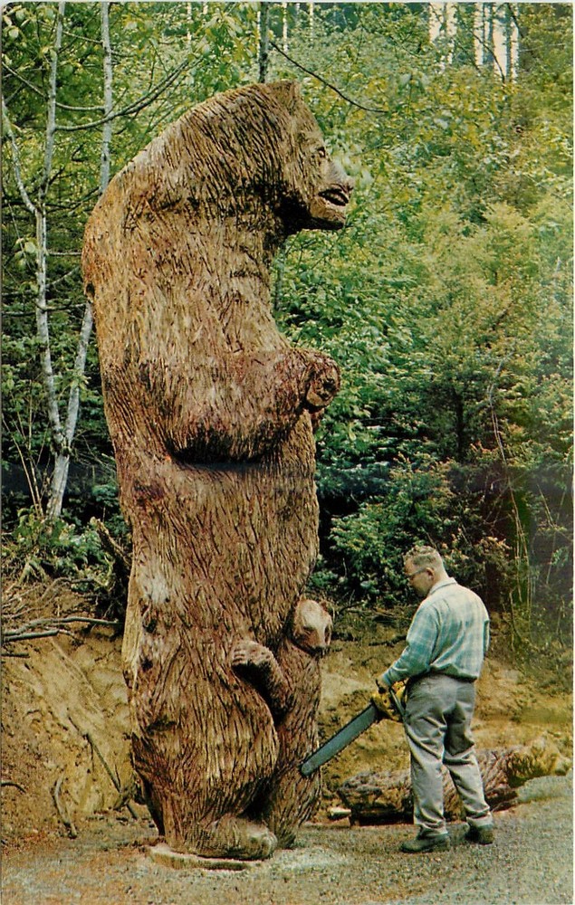 Shrine of the Redwood Highway California Chain Saw Bear art Postcard 25-832