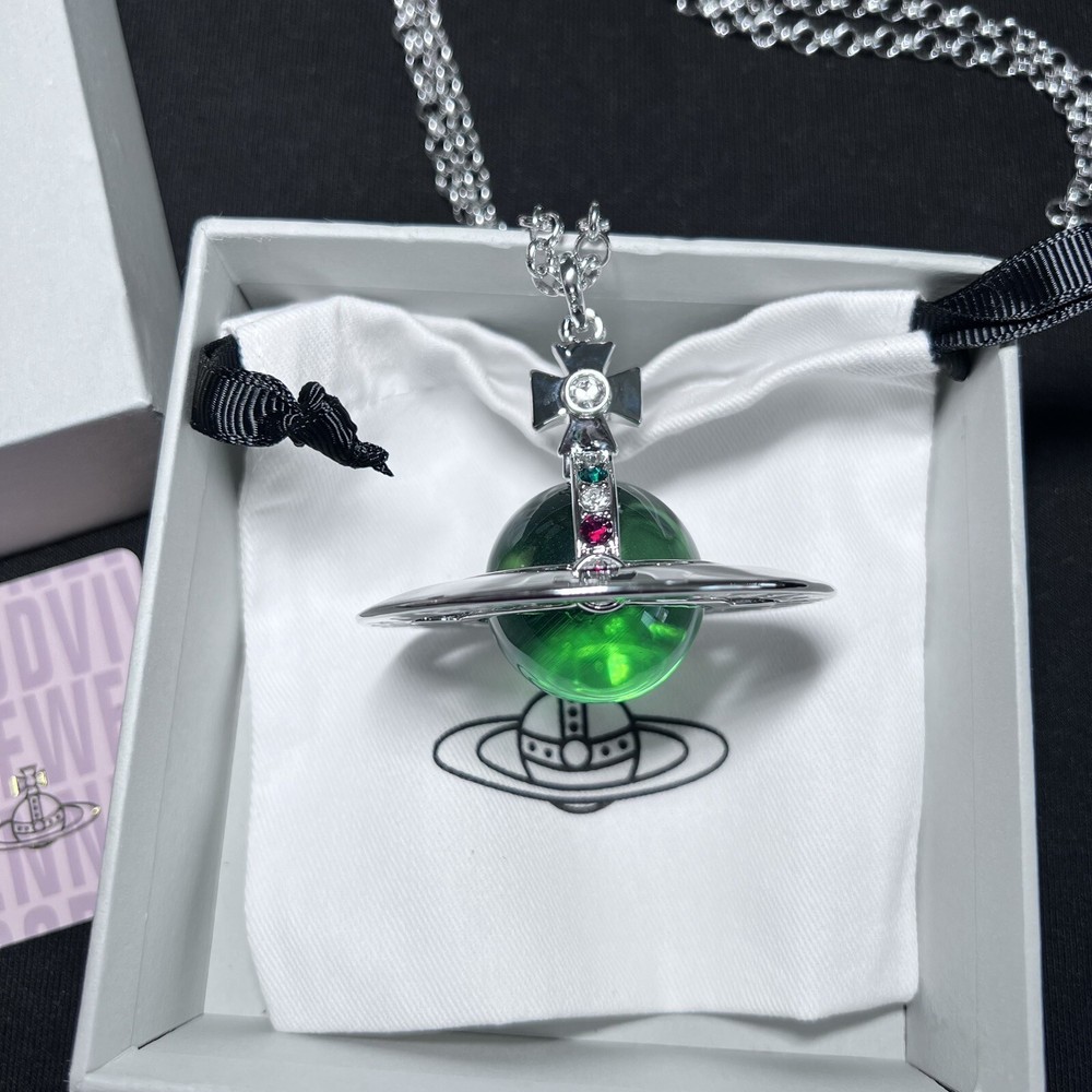 Vivienne Westwood Nana World Ends Giant orb Green Crystal Silver Necklace123