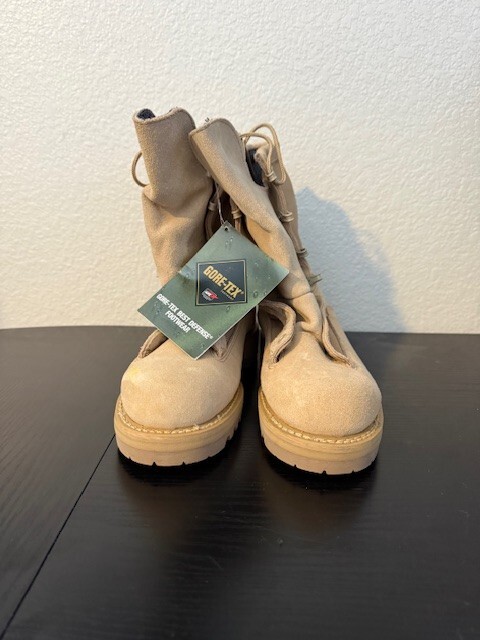 Addison Temperate Weather Gortex Combat Boot Desert Tan Women 4.5 Wide