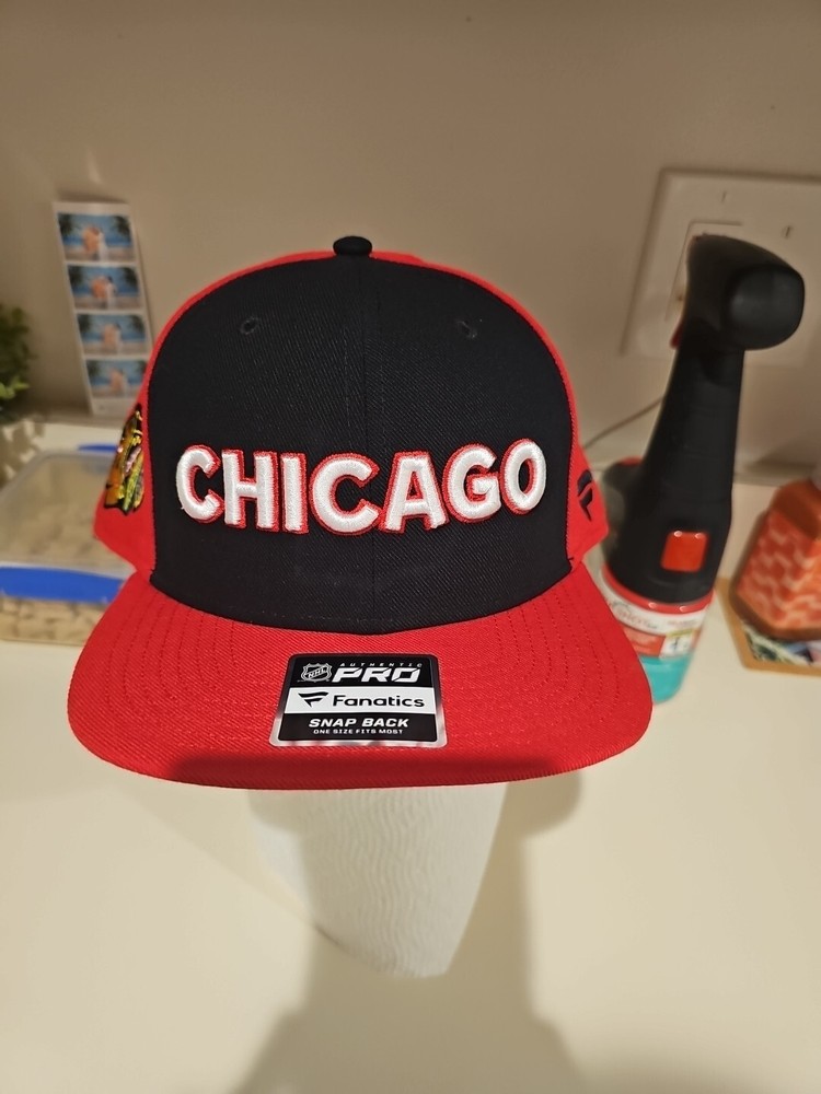 NEW Fanatics Chicago Blackhawks Authentic PRO Reverse Retro 2.0 Snapback Hat NWT