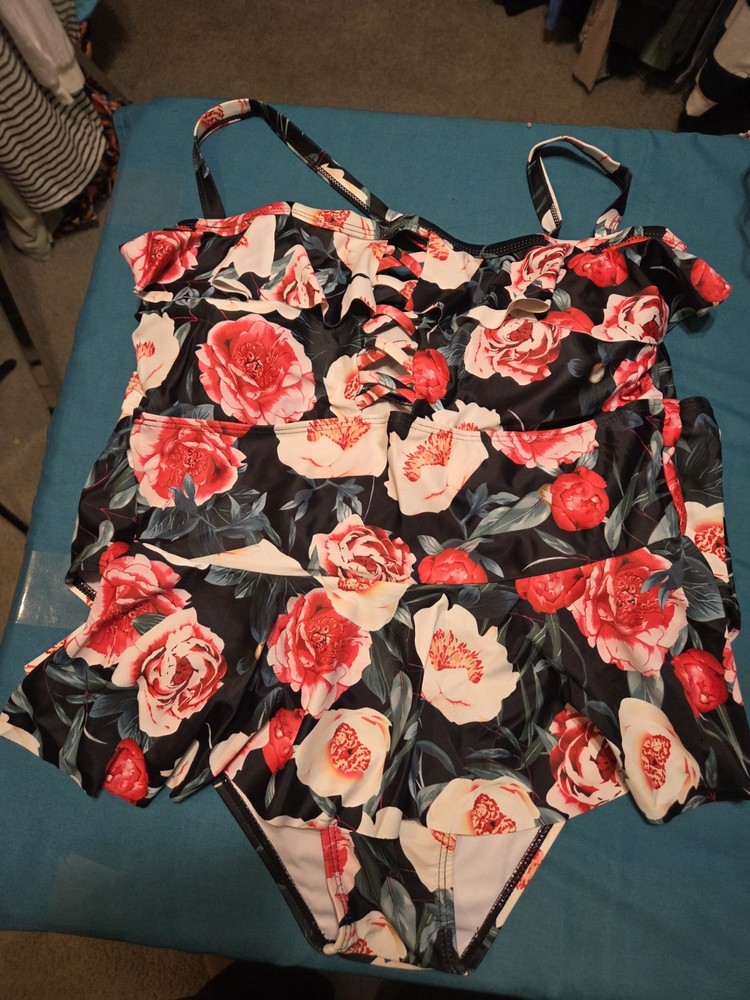 Women's Large Floral Tankini. NWOT.          #959