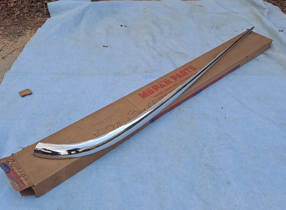 1946 1947 1948 DeSoto Deluxe Custom S11 NOS MoPar Left FRONT FENDER MOLDING