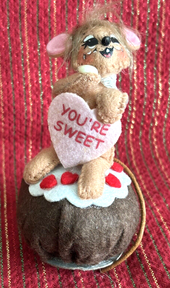 Annalee You're Sweet Valentine's Day Mouse Fabric Love Figurine 2011 VGUC