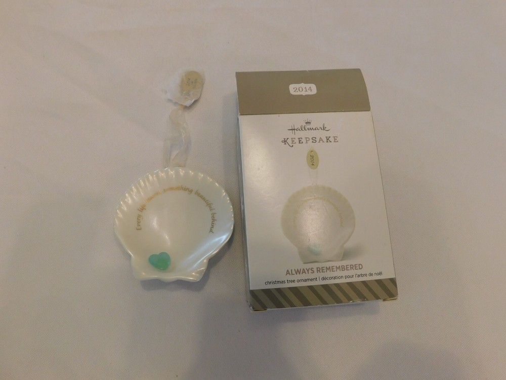 2014 Hallmark Always Remembered Christmas Ornament Porcelain Sea Shell