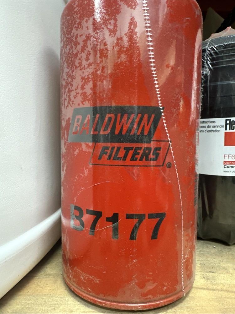 Baldwin B7177 Heavy Duty Lube Spin-On Filter,Red