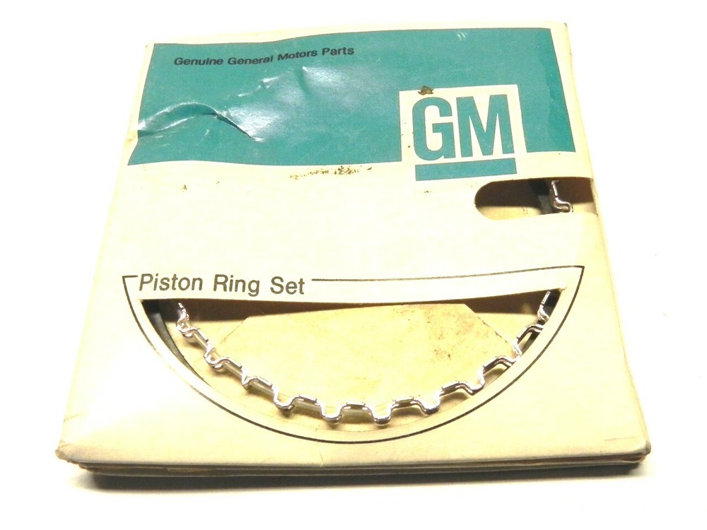 PISTON RING KIT SET GENERAL MOTORS PARTS GM #14059051 NOS NEW OLD STOCK