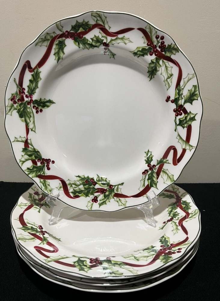 Charter Club Winter Garland Holly Ribbon Berries Luncheon Plates 9