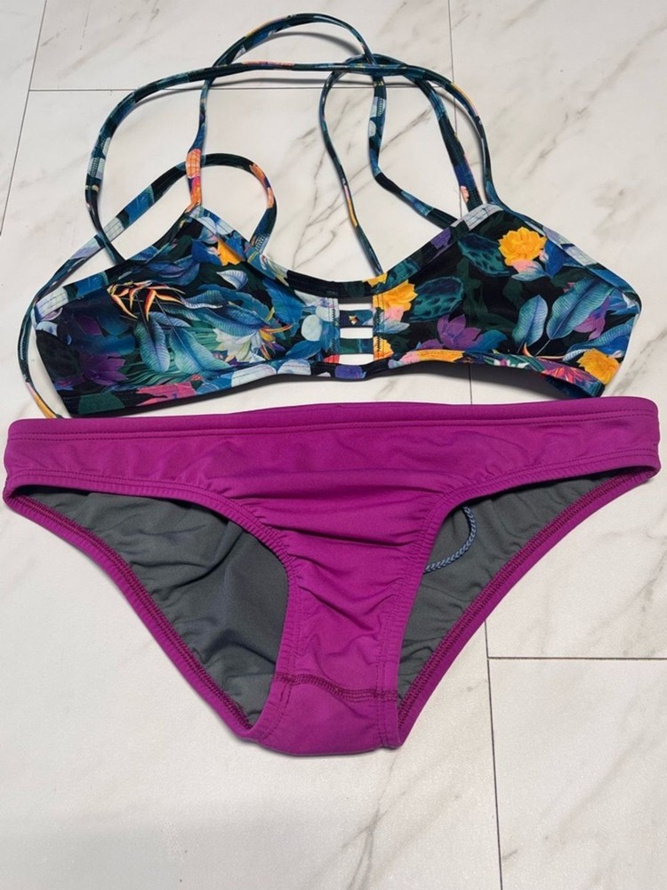 Jolyn Floral Tomcat Bikini Top  with Andy Magenta Bikini Bottom size large