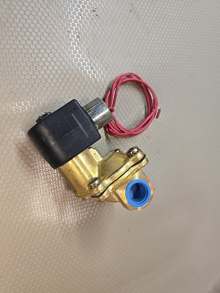 NEW Parker 73218BN4UN00N0C111P3 2-Way Solenoid Valve1/2 in. NPT, 120 Volt