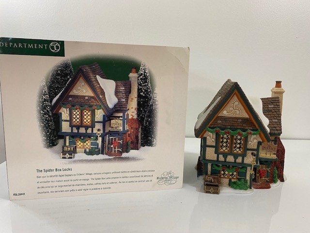 1999 Retired Dept 56 Dickens Village Spider Box Locks 58448