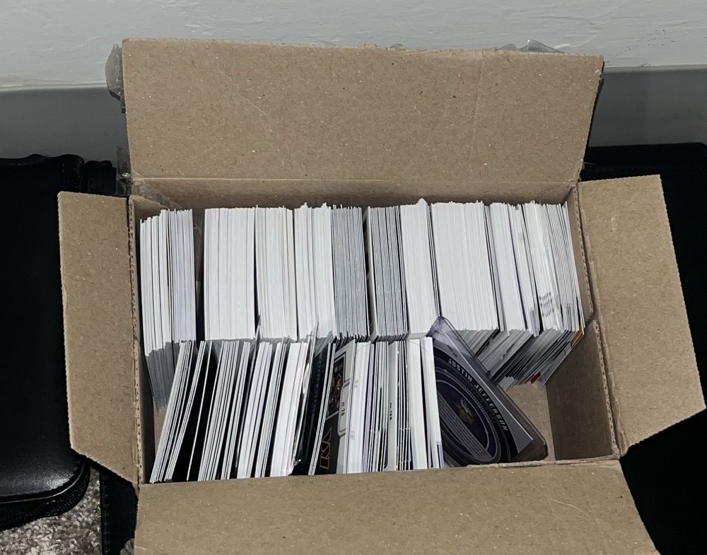PANINI, TOPPS NFL AND UFC CARD LOT OF 250+!! INCLUDES MOSTLY INSERTS AND BASE!🚨
