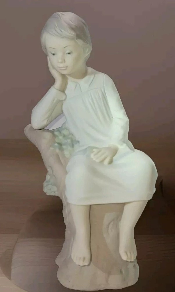 Lladro The Thinker Boy on Tree Figurine 4876 Matte Vintage Finish