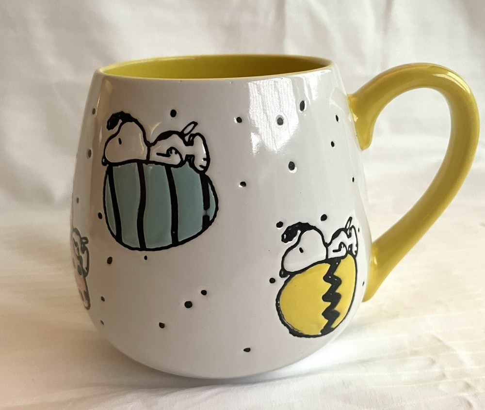 Large Coffee Mug. Snoopy With Colorful Easter Eggs. Yellow Inside.