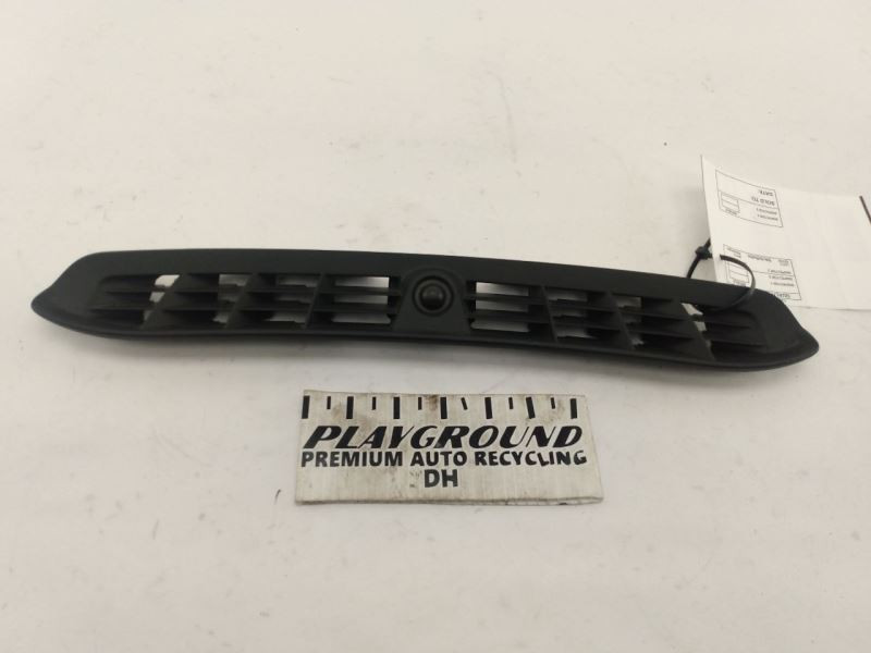 Alfa Romeo Giulia 2017-2019 Front Center Defrost Grille Replacement