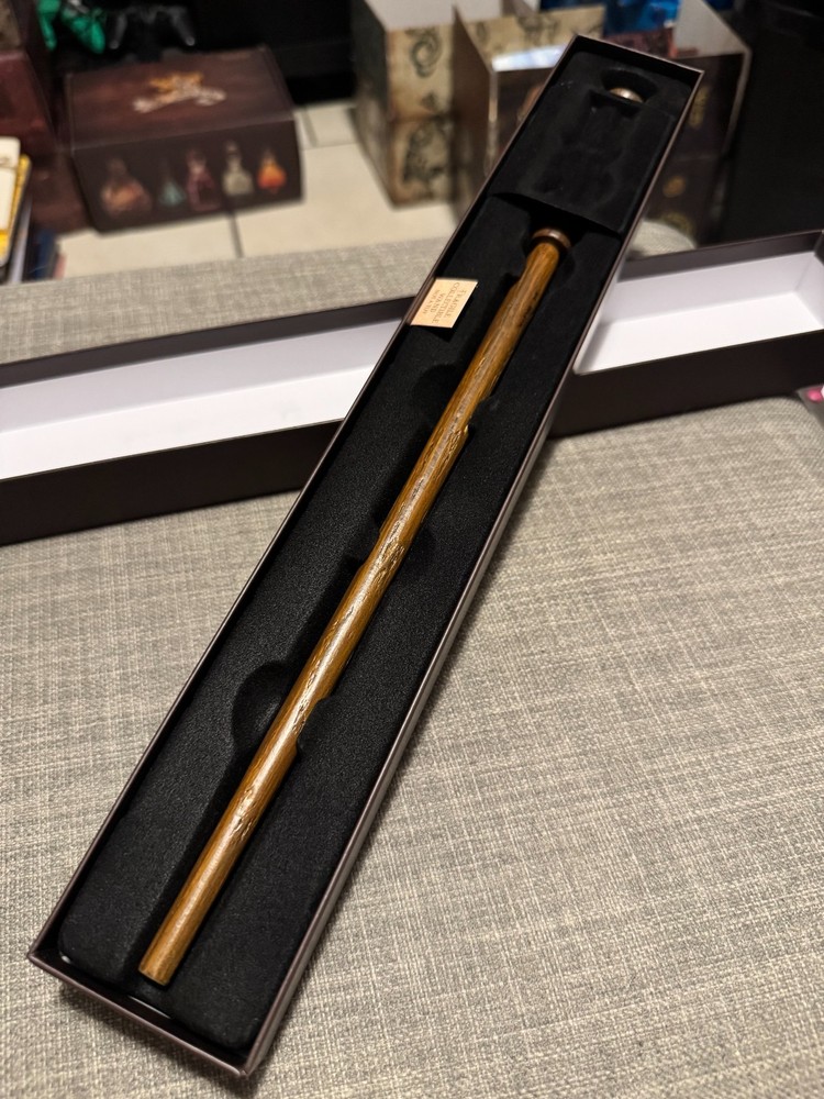 Harry Potter Molly Weasley Collectible Wand from The Wizarding World