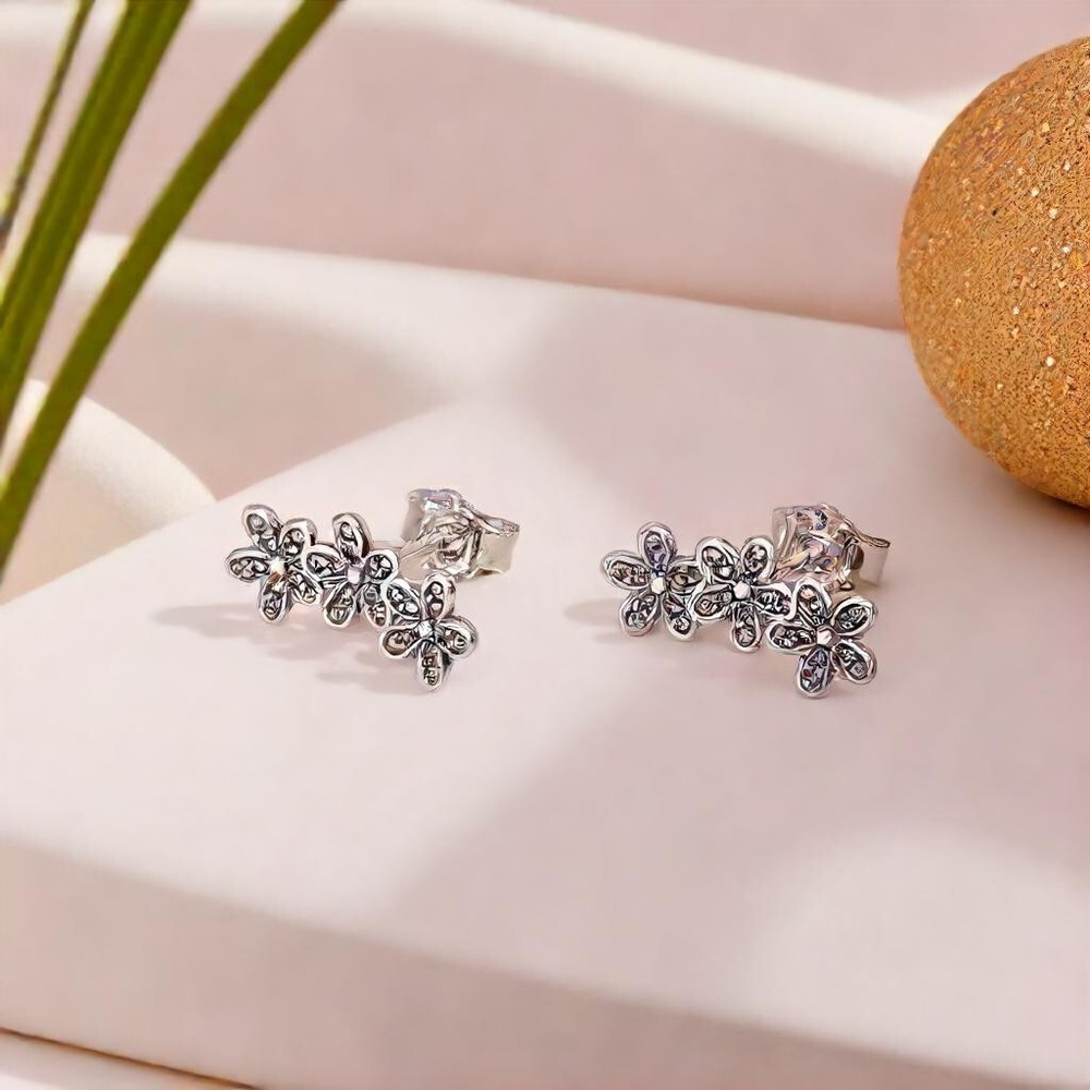 Silver Daisy Stud Earrings for Women, Everyday Floral Jewelry