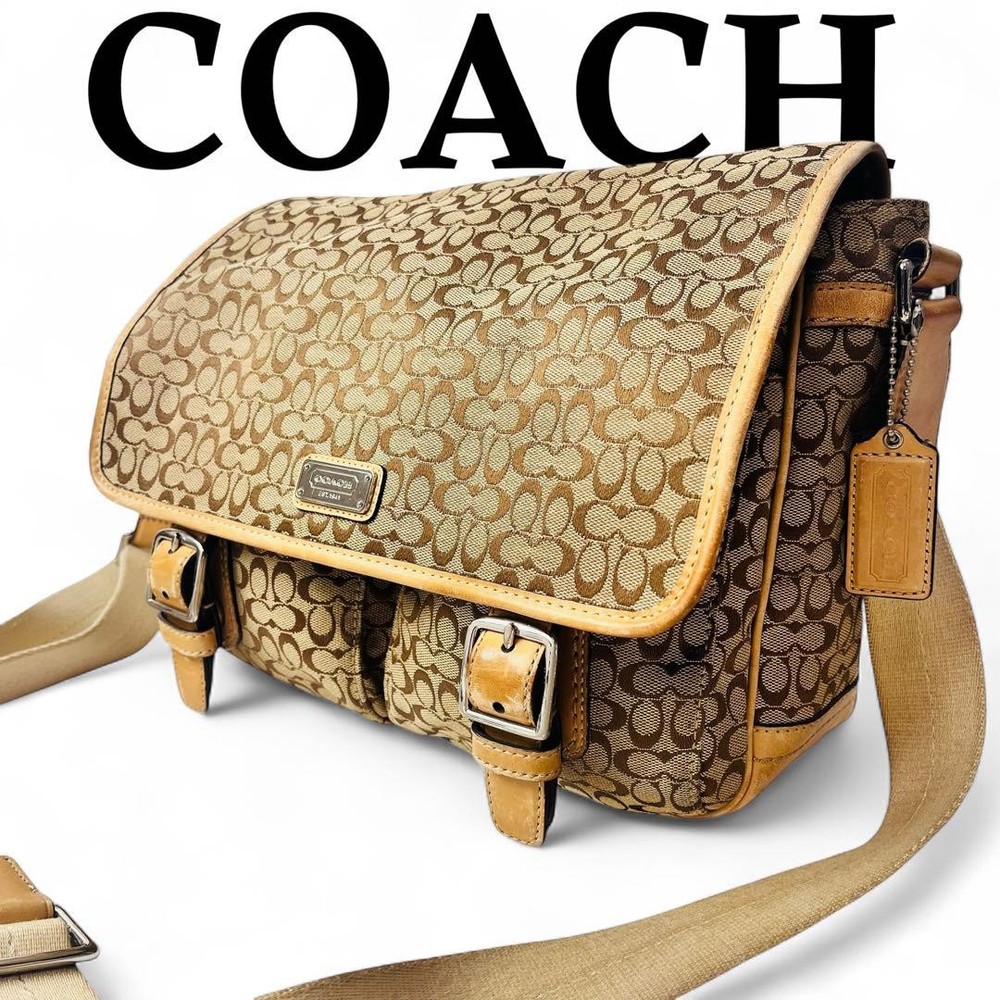 Coach Signature Canvas Shoulder Bag in Beige Authentic G06213054