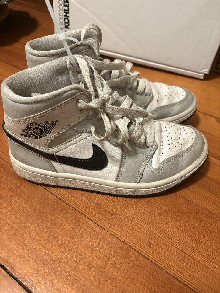 Air Jordan 1 Mid GS Light Smoke Gray 554725-092 Size 5Y Women’s 6.5
