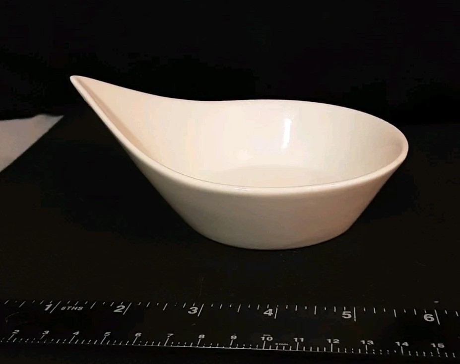 Syracuse China Libbey 112 Slenda RoyaleRideau 4.5oz Teardrop Handle Pyramid Bowl