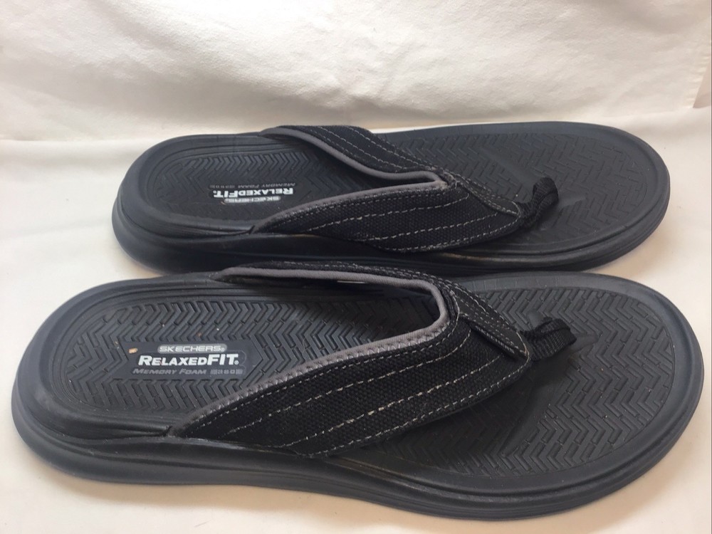 Skechers Relaxed Fit Men’s Size 12 Black Memory Foam Thong Flip Flops Sandals