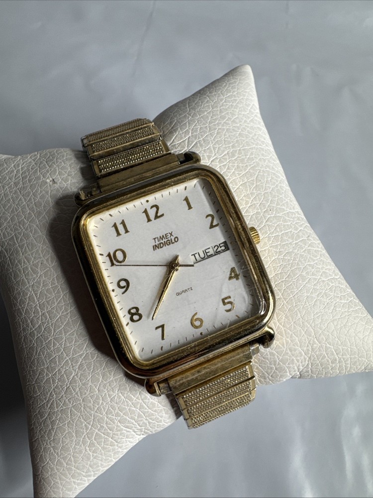 Vintage Timex Gold Tone Day Date Watch 30mm Stretch Band 1999 New Battery