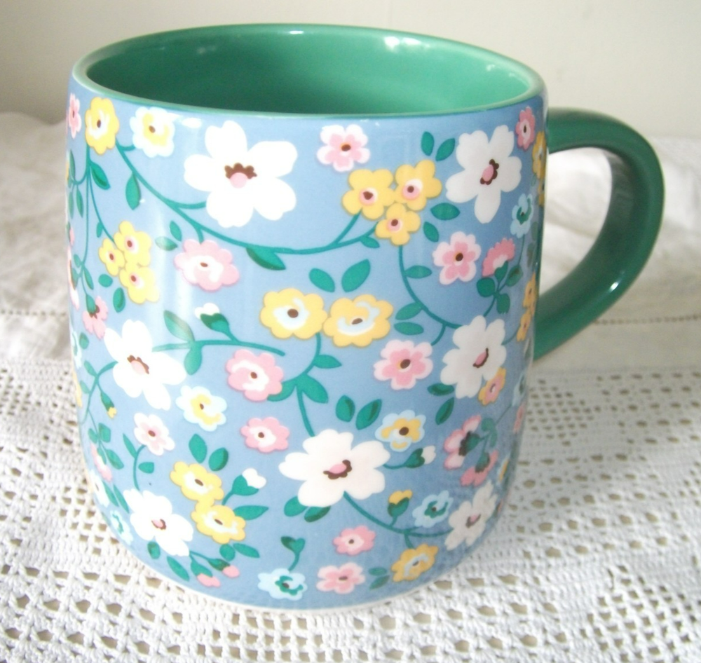 CATH KIDSTON BILLIE DITSY DAISIES PEMBRIDGE MUG  GREEN & BLUE COLOURWAY