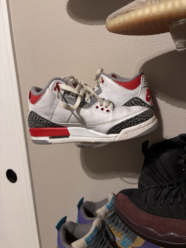 Air Jordan 3 Retro Fire Red 2022 Size 7Y (Used)