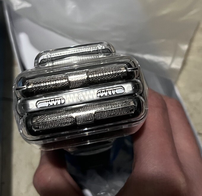 Braun Series 3 310s  Free wired mouse