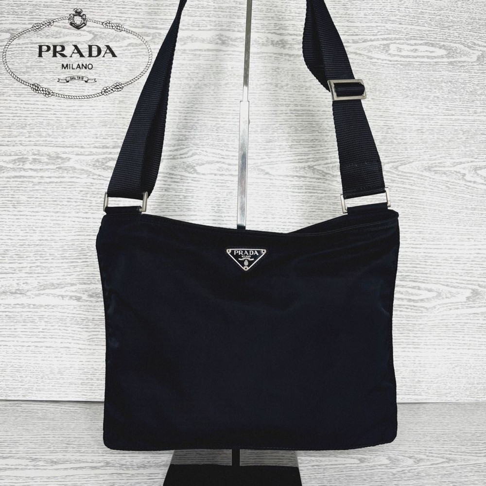 RARE PRADA nylon shoulder bag sacoche in excellent condition S231