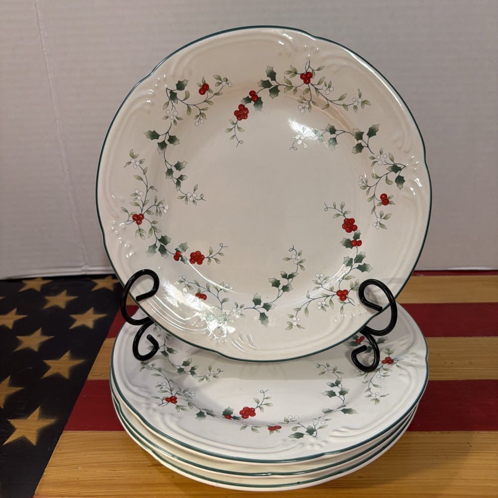 Pfaltzgraff Winterberry Salad Dessert Plates 8” Set Of 4