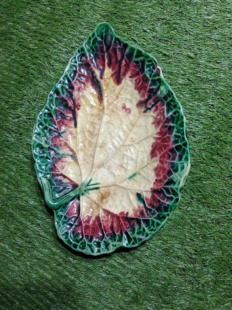 Rare Unique Vintage Majolica Leaf Plate Antique Burgundy Yellow Green 8