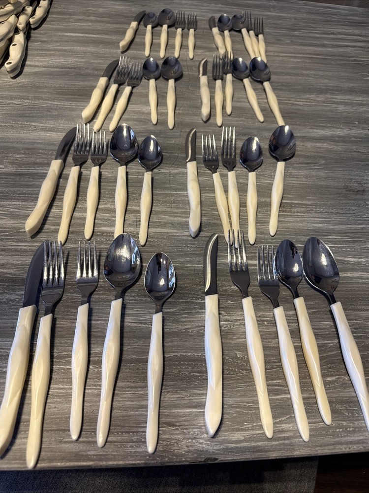 Service Of 8 CUTCO Stainless Pearl White Handle CUE3 USA Flatware Set Of 5
