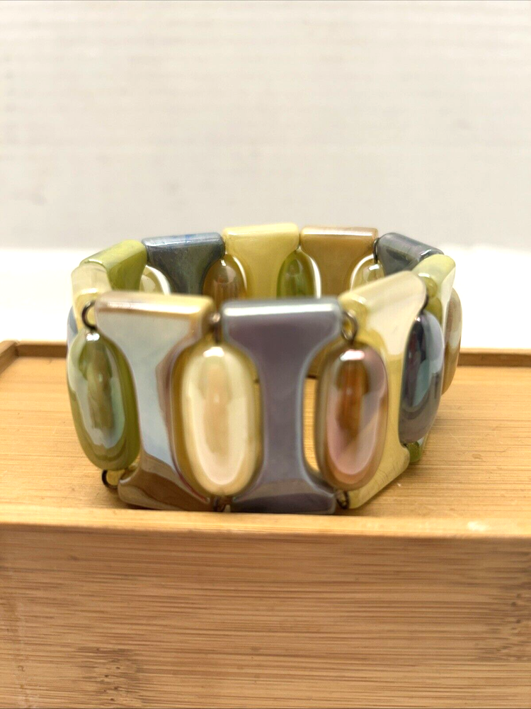 Multicolor Browns, Beige, Gray Lucite Stretch Bracelet Very Retro 80's Unbranded