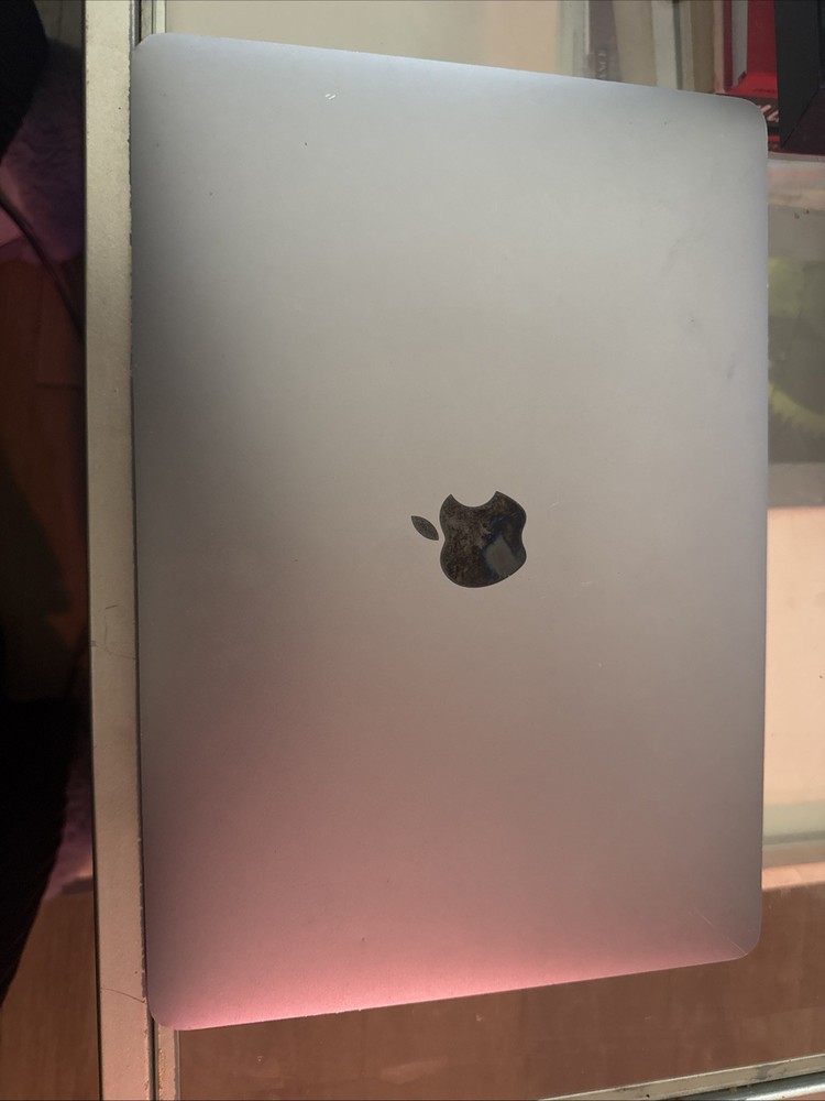 Apple MacBook Air 13-inch 2020 Intel Core I3 1000NG4 @1.1GHz, 8GB RAM, 256GB SSD