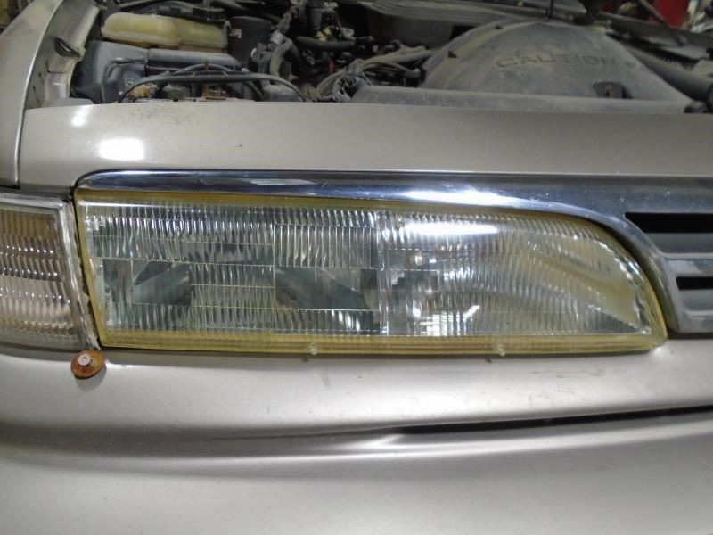 92-97 Crown Victoria Passenger Right Headlight OEM 1417610