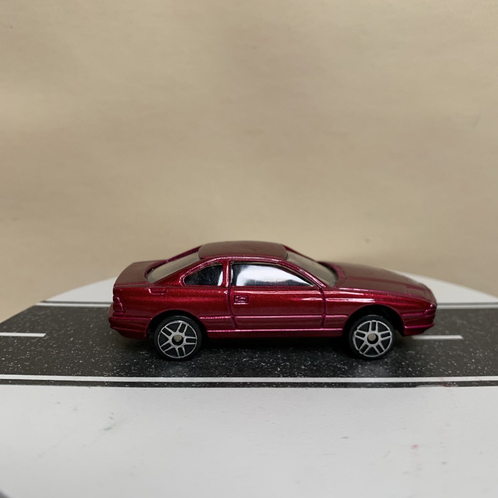 Maisto BMW 850i 840Ci E31 Coupe Dark Red Burgundy Metallic w/5 Spoke 1:64
