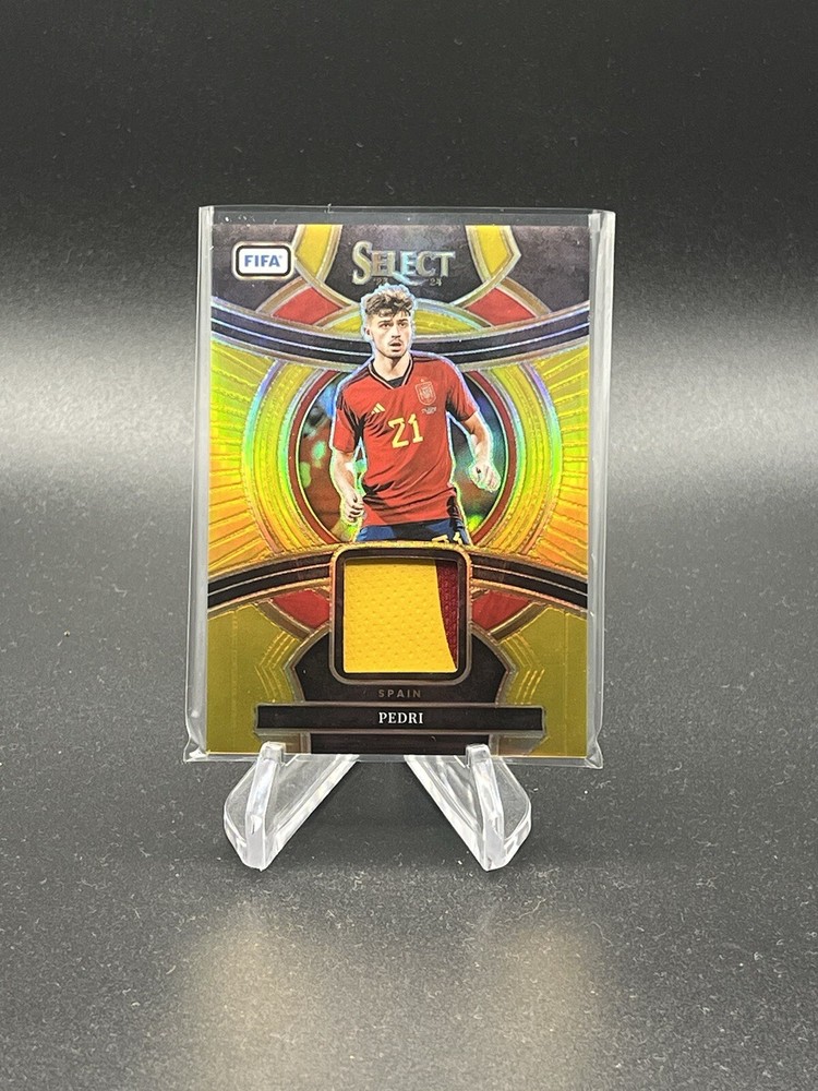 23/24 FIFA Select Pedri Gold /10 Patch Spain